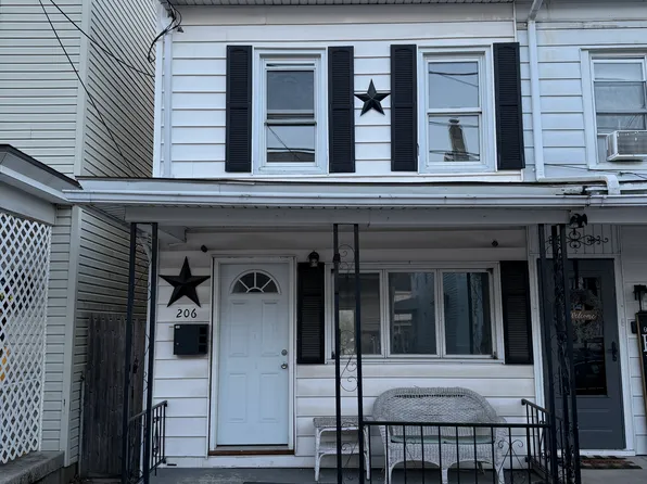 206 Oak St, Minersville, PA 17954
