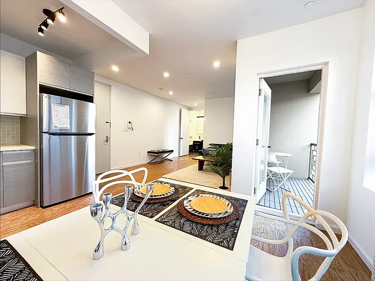 452 Lafayette Ave #4R — Photo 5