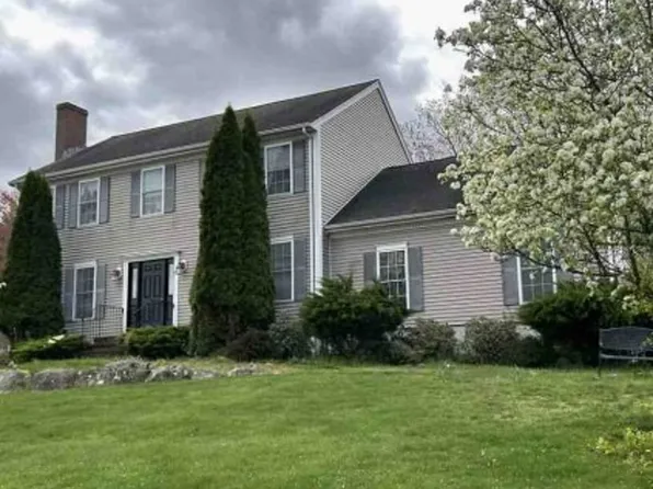 189 Whippoorwill Dr, Raynham, MA 02767