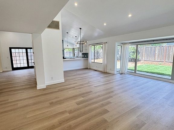 5th image of 9887 Broadmoor Dr