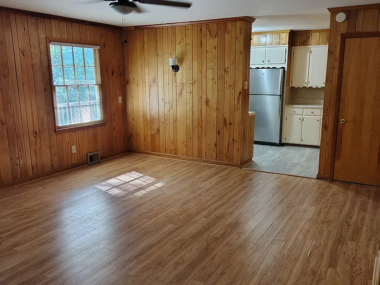 434 Shady Ln — Photo 7