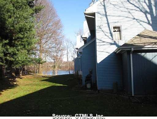 2nd image of 132 E Bluegill Ln