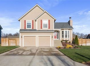 671 River Dr, Edwardsville, KS 66111