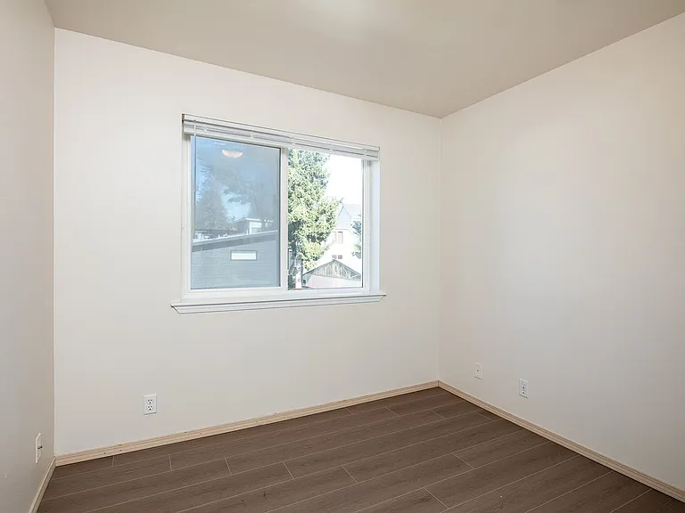 928 N 97th St Apartments — Photo 39