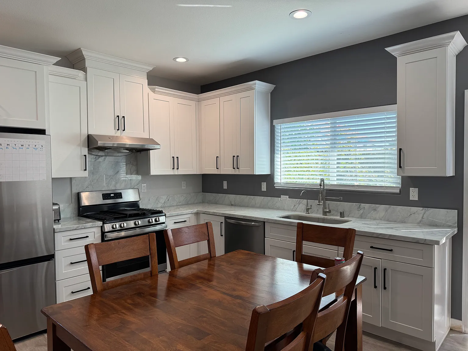 2 bed, 750 sqft, $3,000 — Photo 3