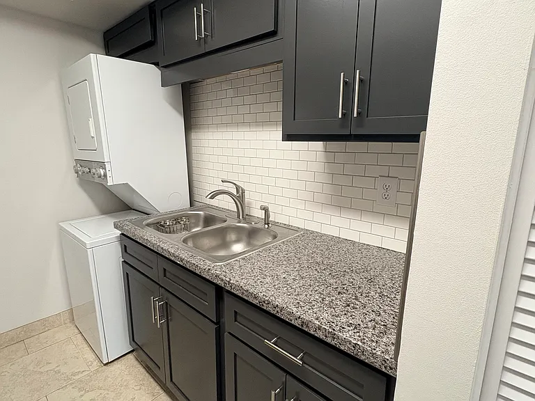 2514 Raber Rd #D — Photo 11