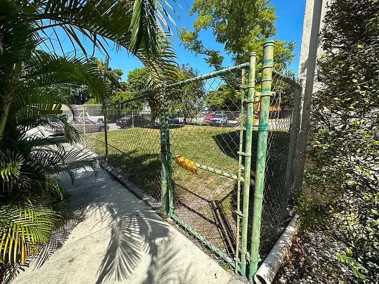 1111 NW 43rd Ave #207 — Photo 3