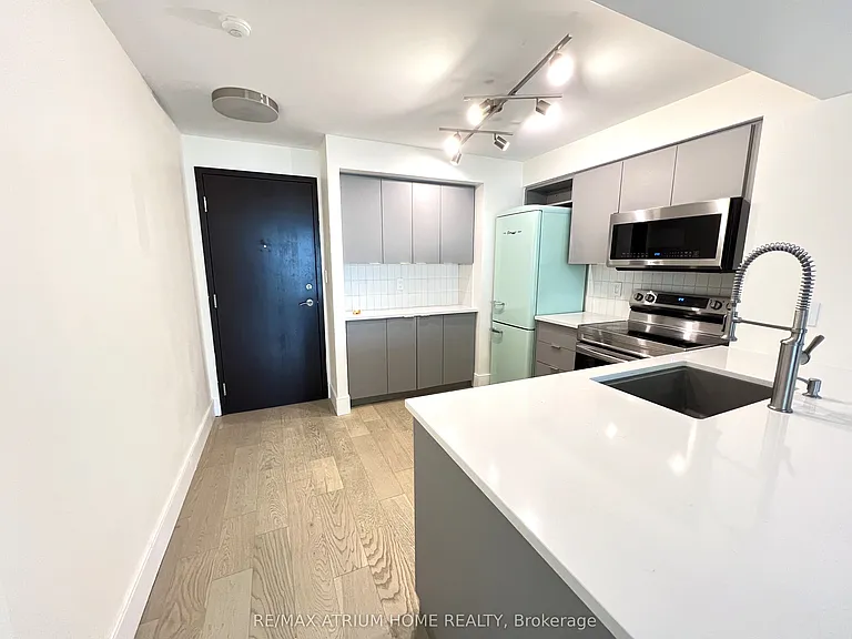 410 Queens Quay W #905 — Photo 10