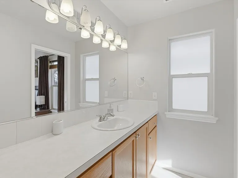 3519 SE Quayside St — Photo 24