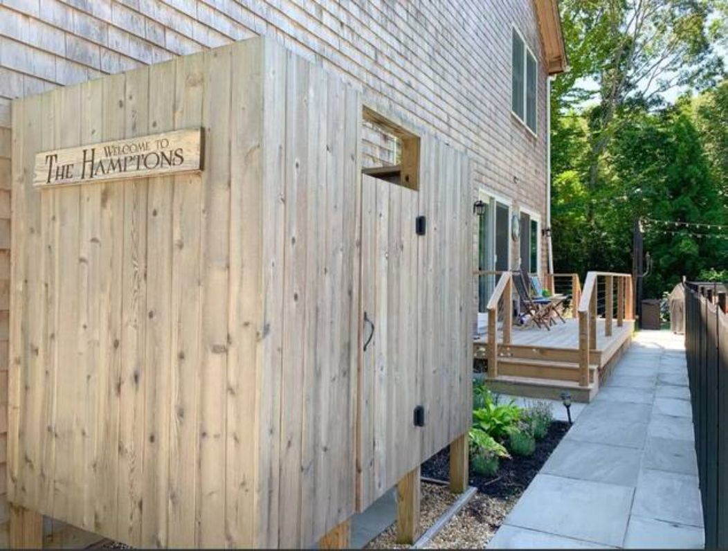  Backyard - Outdoor shower and deck
