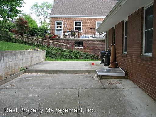 2nd image of 804 Saint James Cir