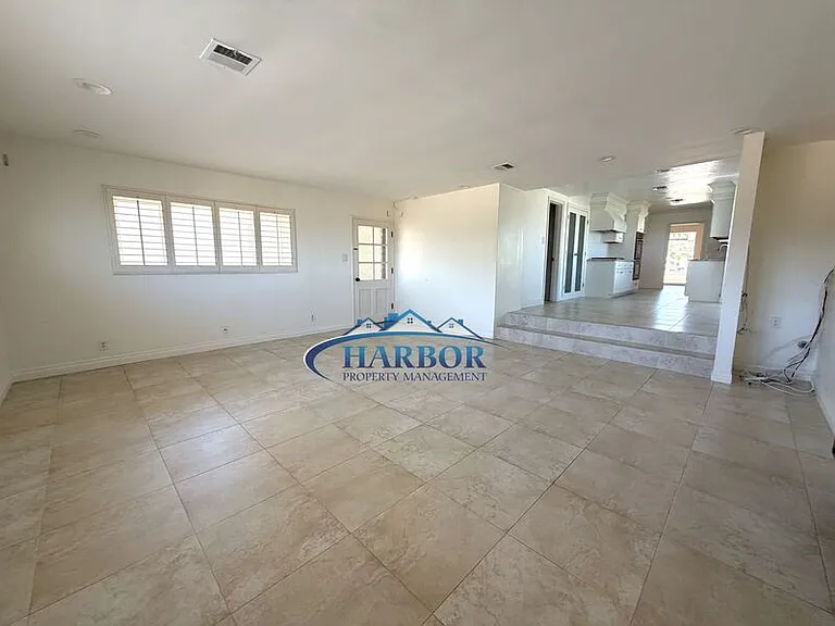 1630 Miracosta St — Photo 14