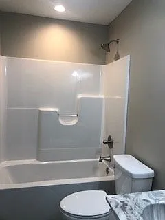 128 Lincoln Dr — Photo 9