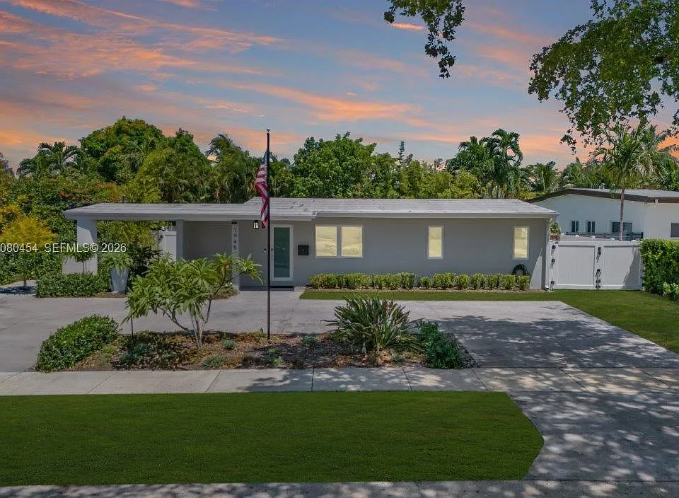 1945 S Hibiscus Dr