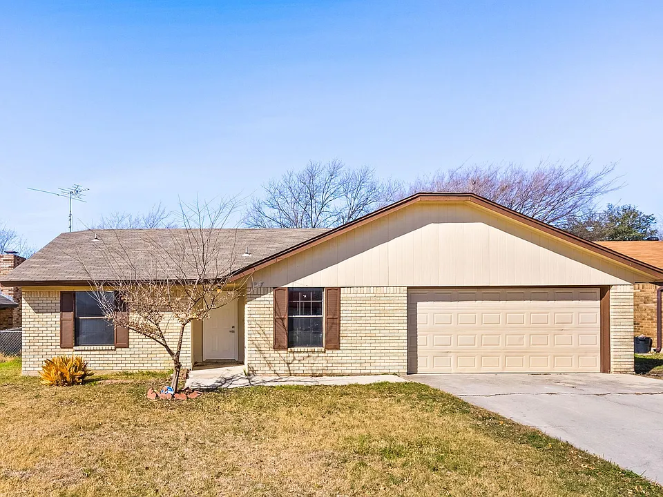 1907 Moonlight Dr