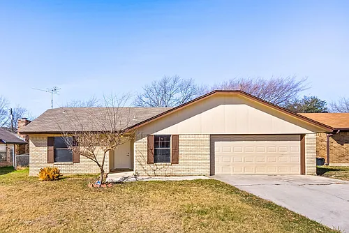 1907 Moonlight Dr Photo 1