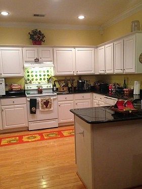 2nd image of 1204 Willoughby Ln