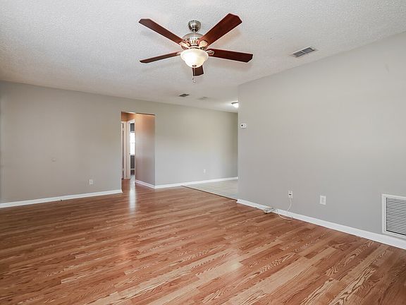 5th image of 190 Estancia St