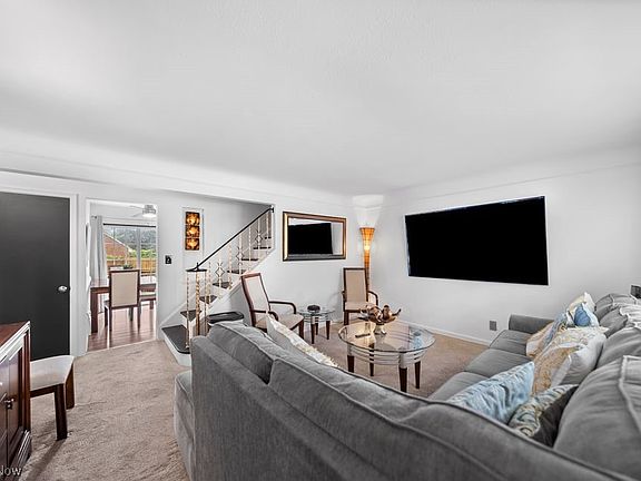 4th image of 26310 Lake Shore Blvd
