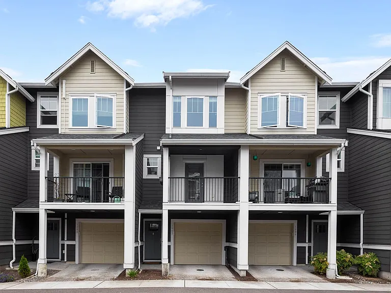 3420 SW Graham St #1003 — Photo 1