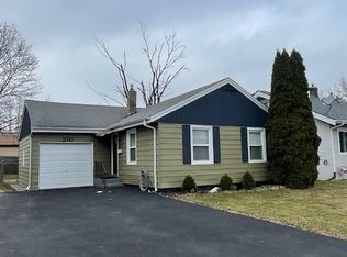 210 Dorchester Ct, Waukegan, IL 60085