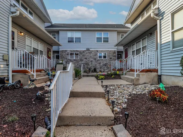 323 Ventnor Ct, Piscataway, NJ 08854