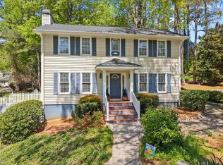 584 Long Oak Dr, Gainesville, GA 30501
