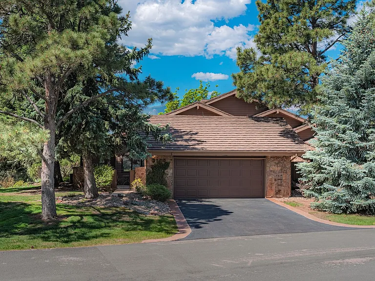 3570 Camels Ridge Ln — Photo 2