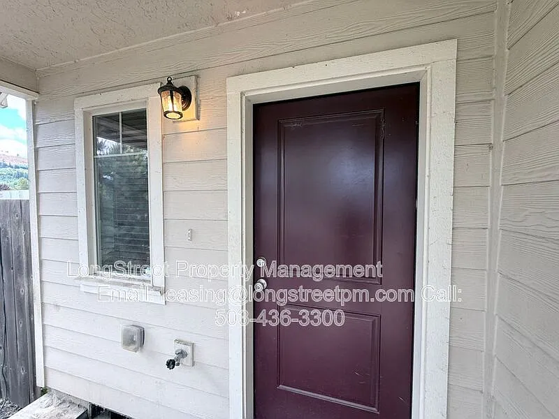 3 bed, 2.5 bath, 1296 sqft, $2,395 — Photo 4