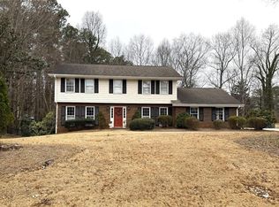 1140 Falstaff Dr, Roswell, GA 30076