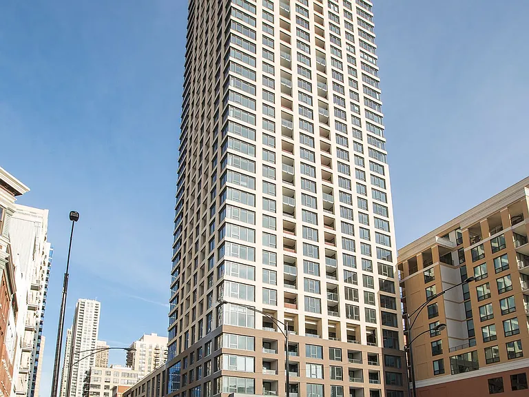 River North Luxury, On Display — Photo 8