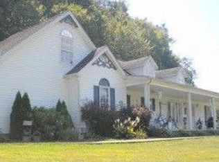 298 Mattox Dr, West Columbia, WV 25287