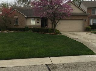 11628 Roselinda Dr #14, Livonia, MI 48150