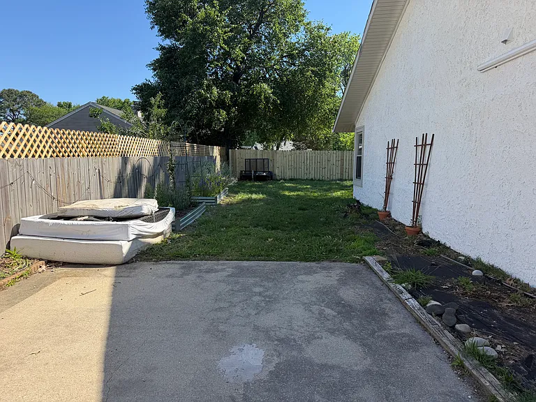 921 Bowling Green Trl — Photo 28