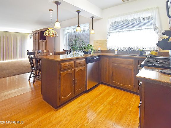 5th image of 47 Sandhurst Street