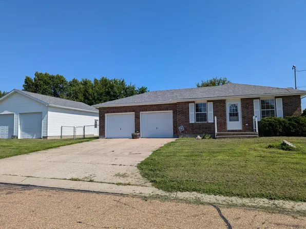 621 Shamrock St, Marshall, MO 65340