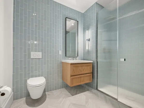 250 East 21st Street image 19 of 24