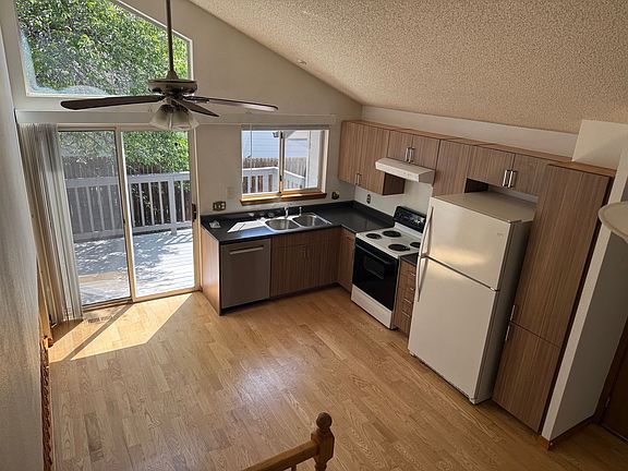 3rd image of 3969 Hilary Ct