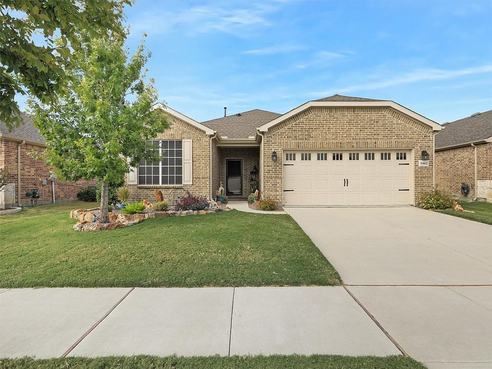 1st image of 1962 Harbor Pointe Dr
