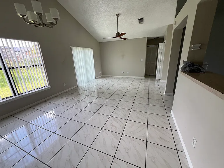 1315 Bradwell Dr — Photo 7