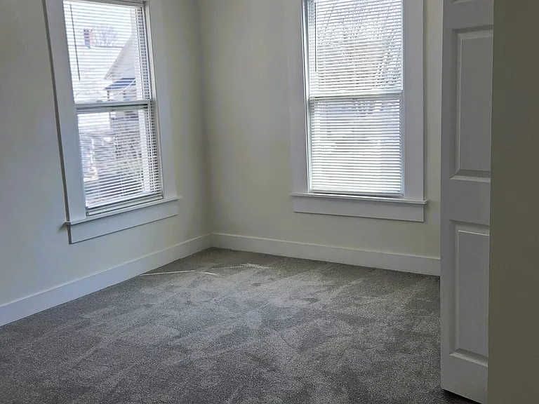 14 Meadow St — Photo 10