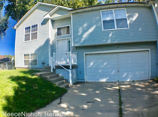 18610 E Lexington Rd, Independence, MO 64058