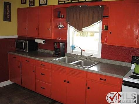 2nd image of 601 Ashlund Ave