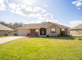 201 NE Meadow Dr, Mount Vernon, MO 65712