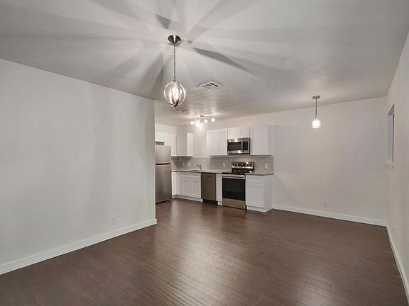 5th image of 2706 Parker Ln APT A