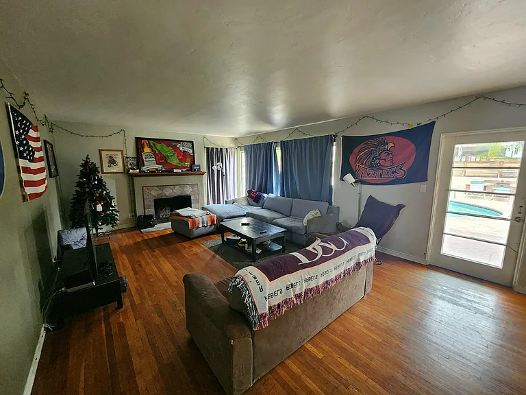 4911 College Ave — Photo 4
