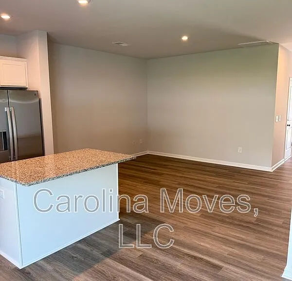 179 Randwick Ln — Photo 3