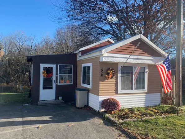 86 Crystal Springs Way, Somersworth, NH 03878
