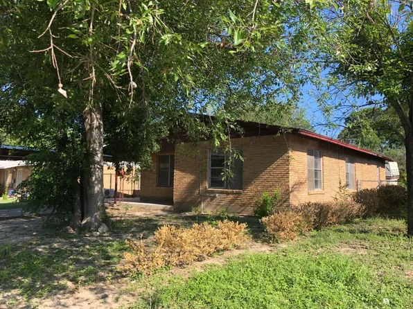 706 E 12th St, Del Rio, TX 78840