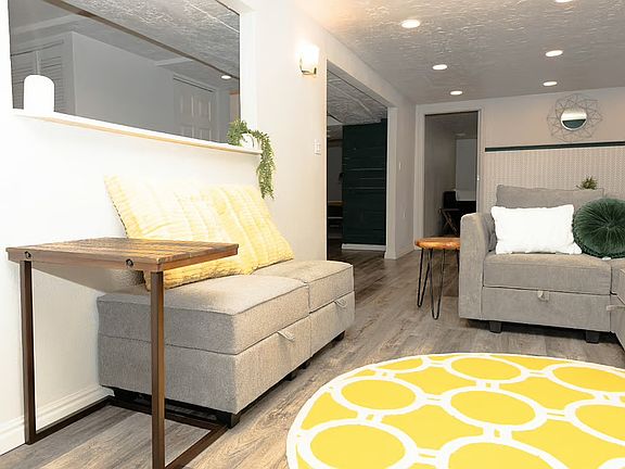5th image of 1085 E Montclair Dr #B